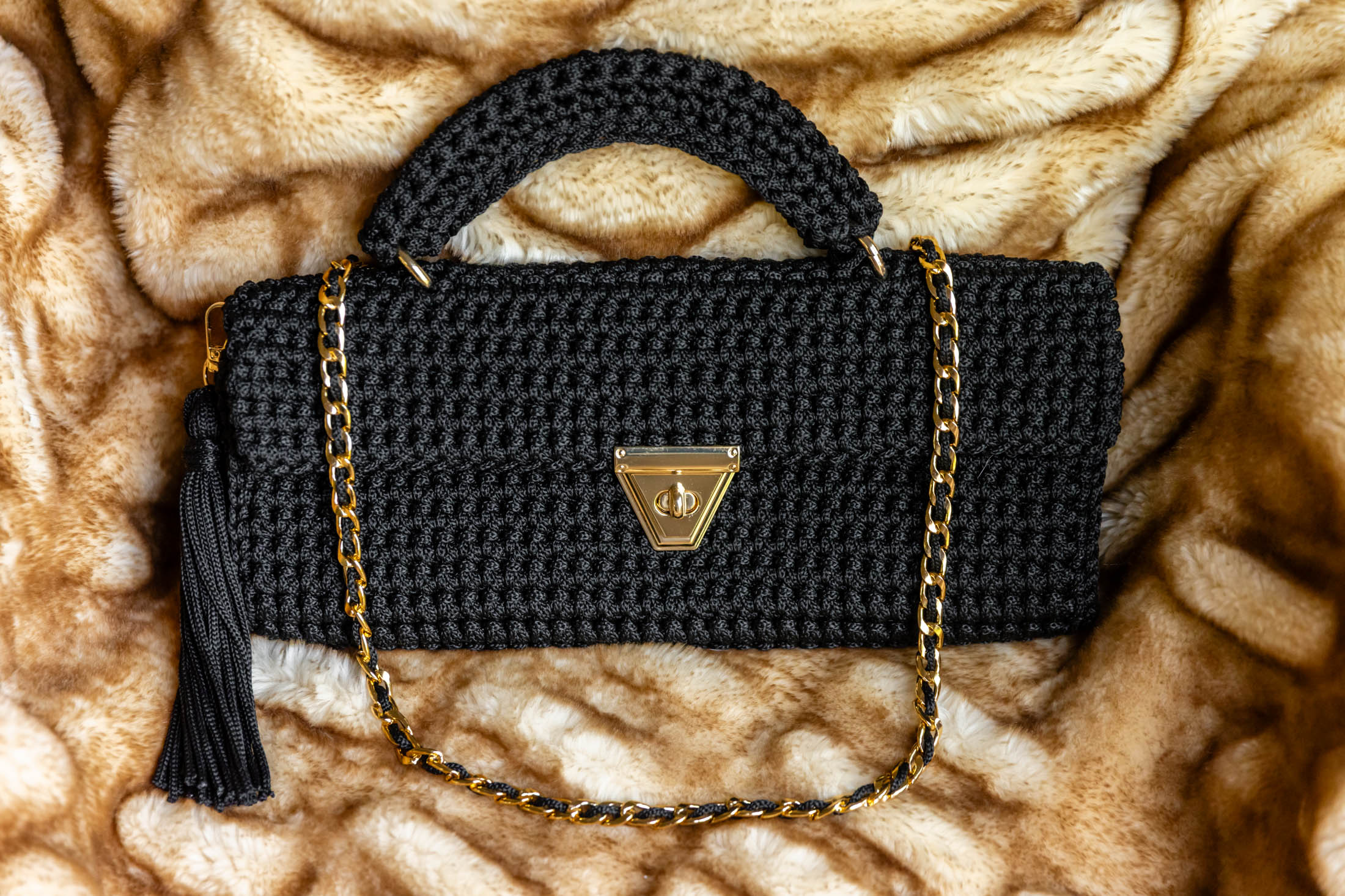 EAST WEST MACRAME BLACK