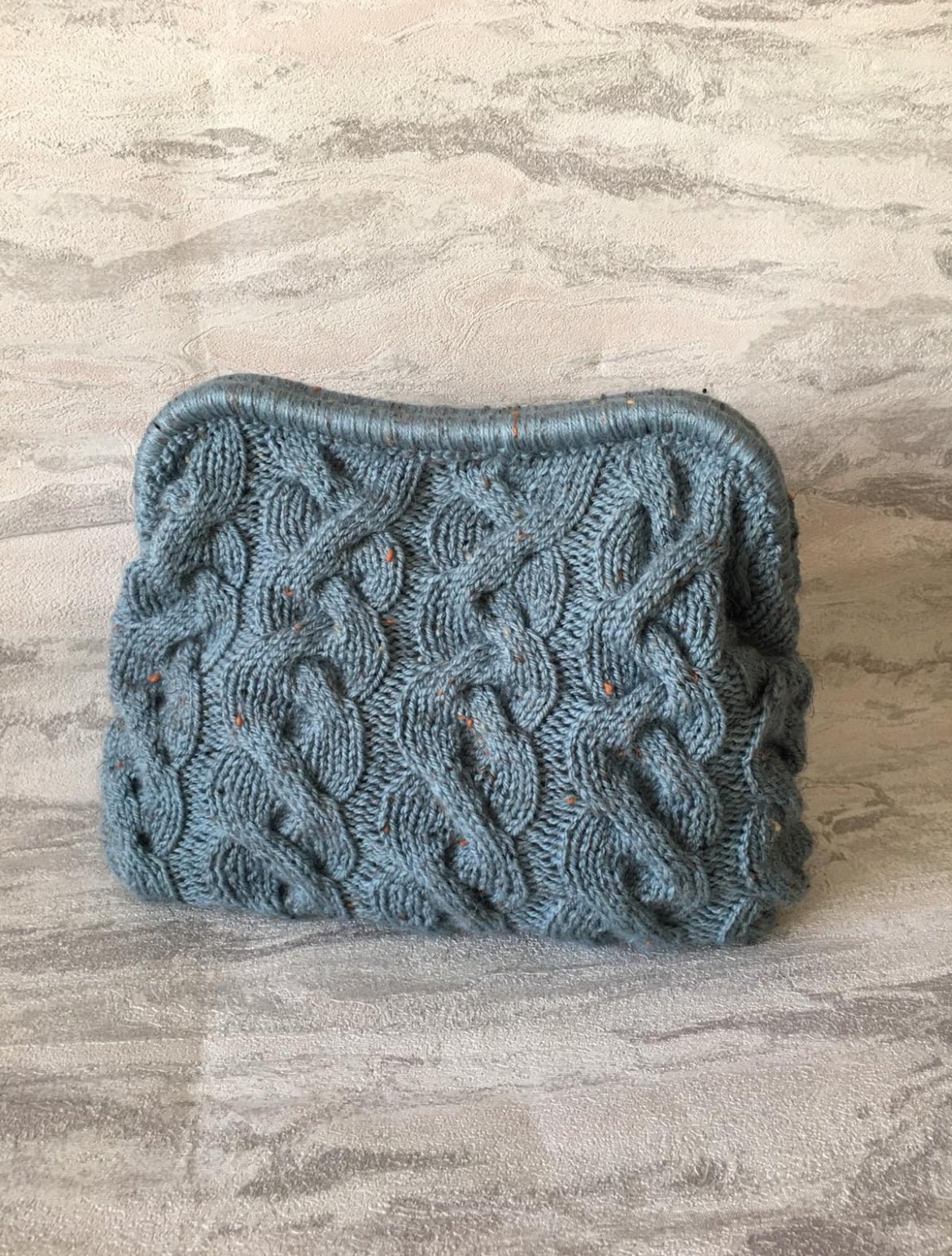 CABLE KNIT CLUTCH TWEED GRAY BLUE